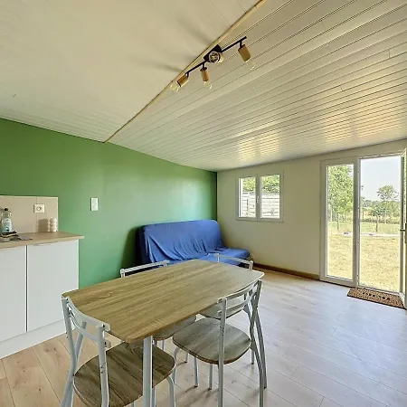 Maisonnette Avec Jardin Privé Secondigny